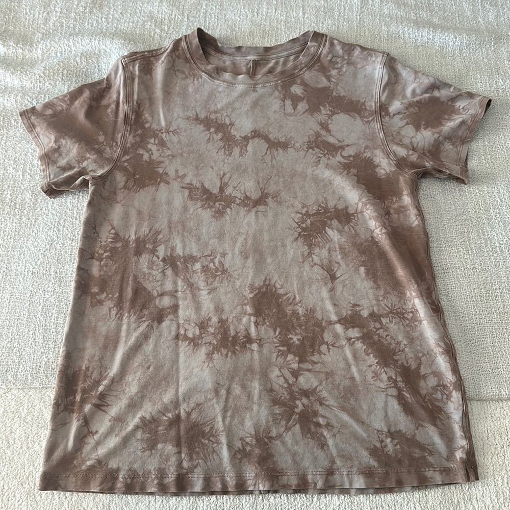 Women’s Lululemon tie die T shirt
